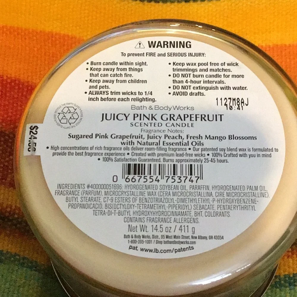 Bath and body works juicy pink grapefruit candle - Picture 3 of 3